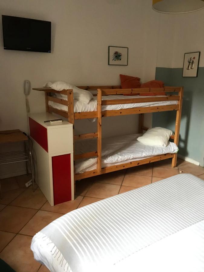 Quissac  Hotel La Tour Des Fees מראה חיצוני תמונה